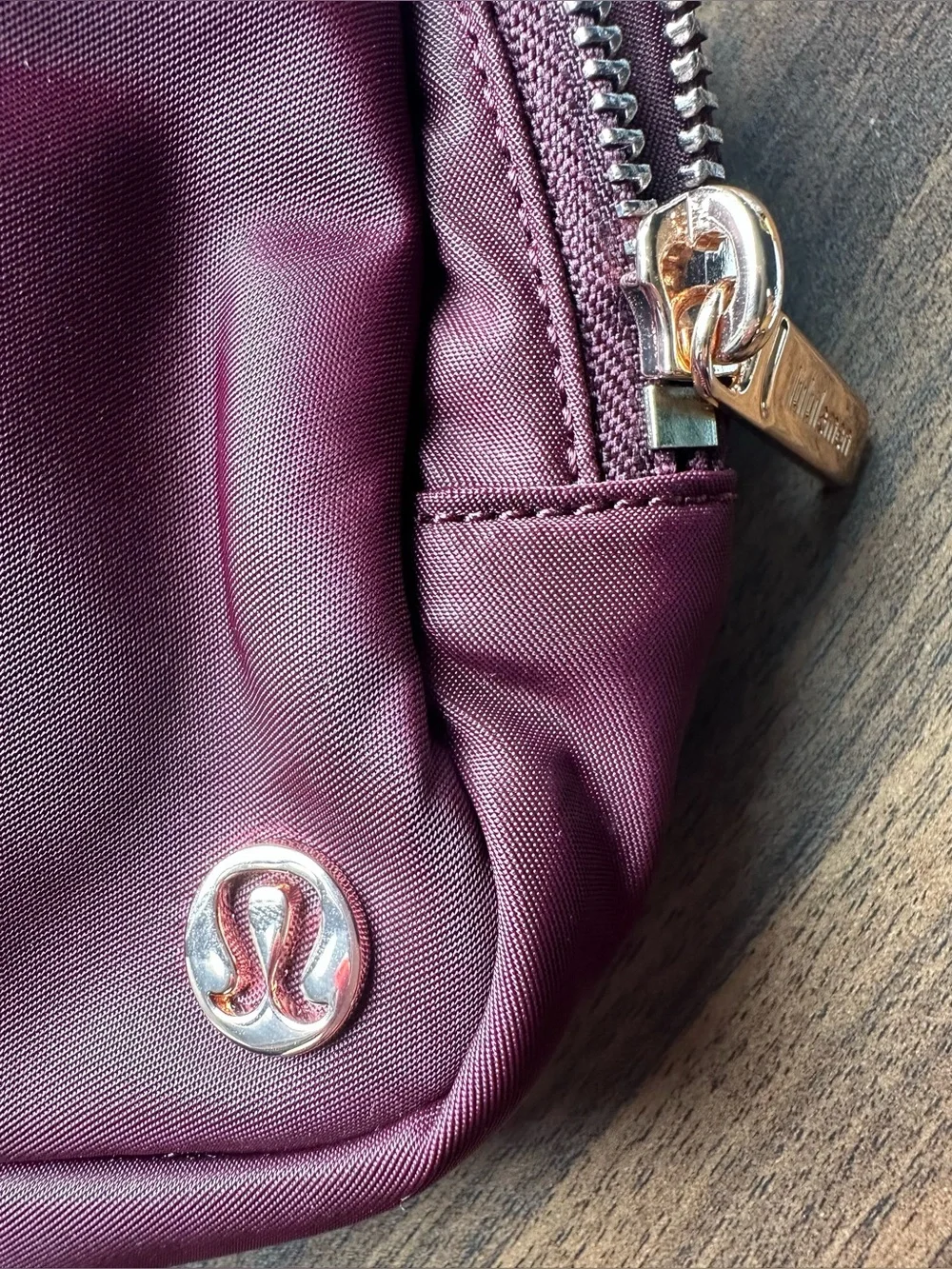 Lululemon Everywhere Belt Bag 2L Garnet/Rose Gold